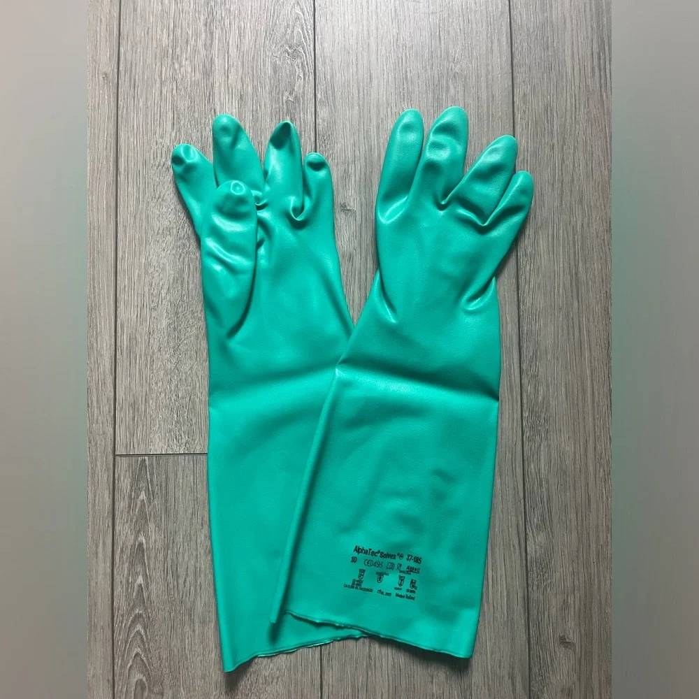 12 pairs of Ansell AlphaTec Sol-Vex Chemical Resistant XL Gloves - Picture 4 of 13